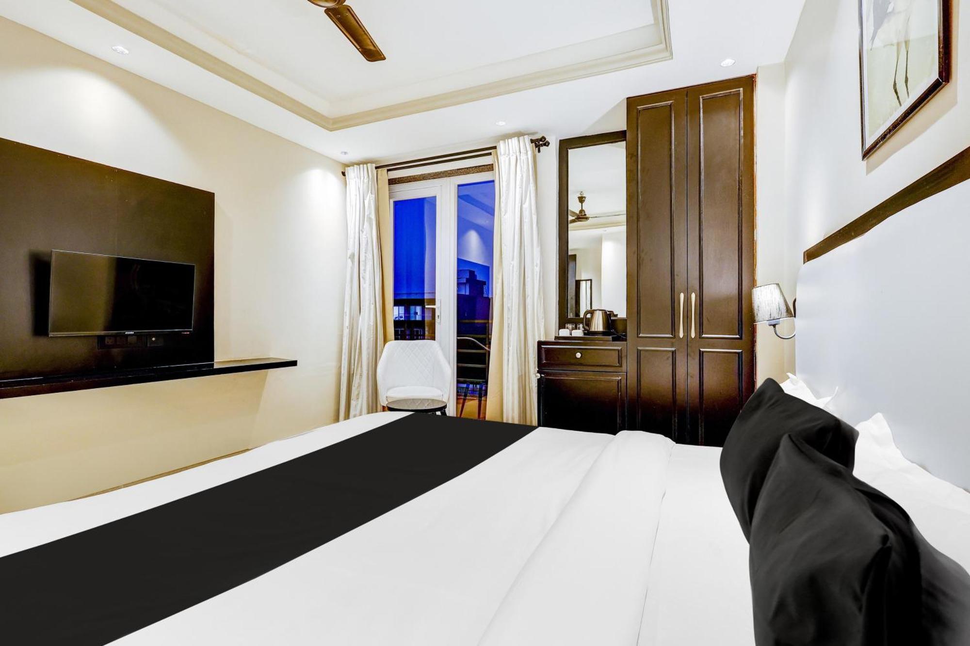 Super Townhouse Oak Udyog Vihar Ξενοδοχείο Γκουργκάον Εξωτερικό φωτογραφία
