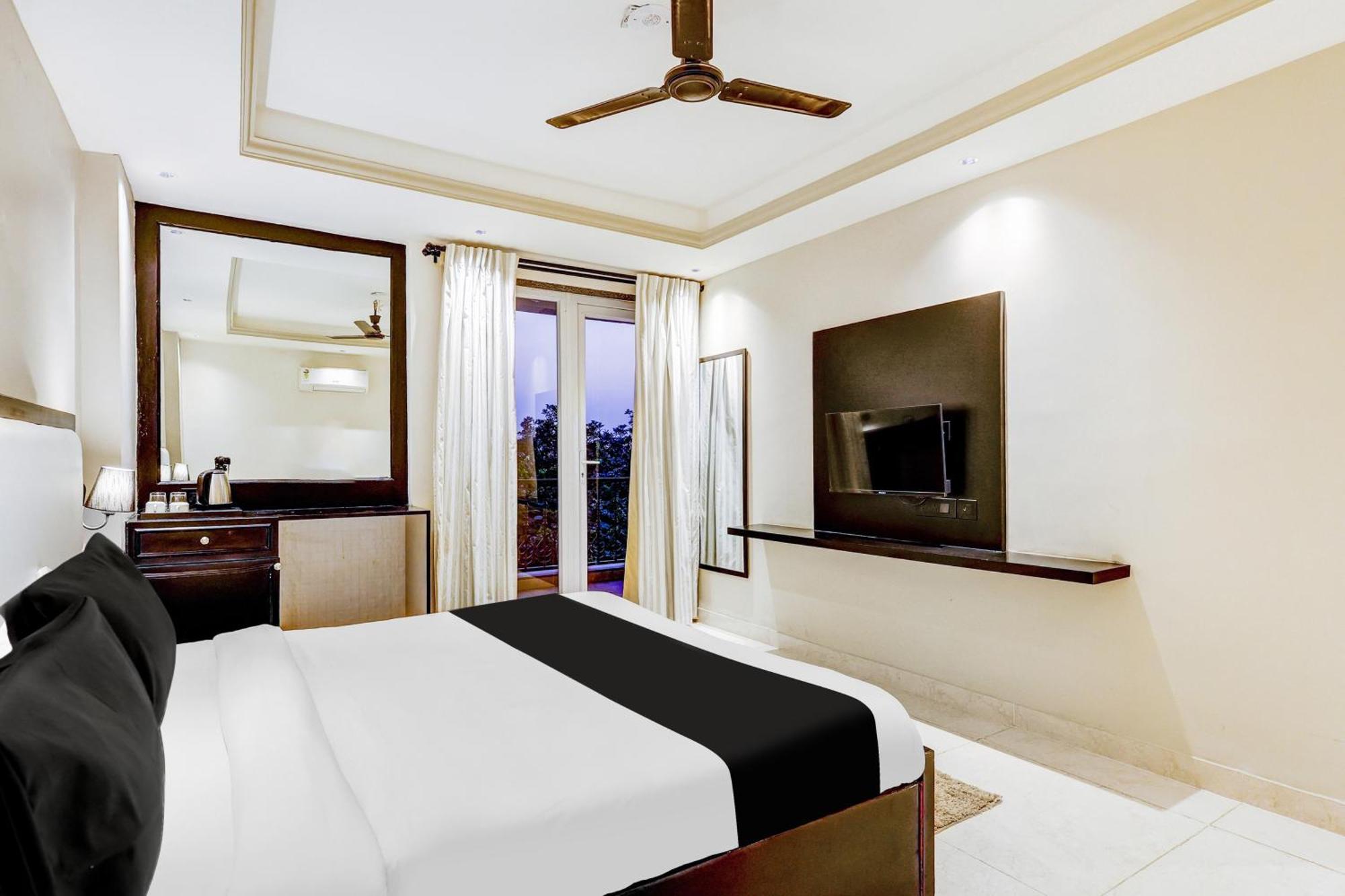 Super Townhouse Oak Udyog Vihar Ξενοδοχείο Γκουργκάον Εξωτερικό φωτογραφία