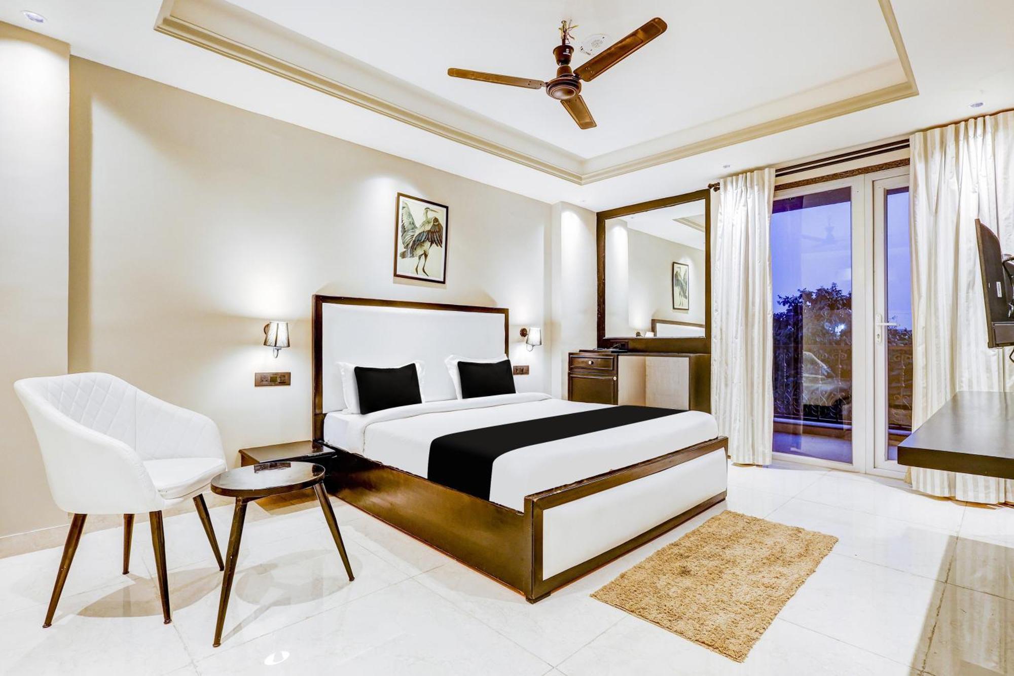 Super Townhouse Oak Udyog Vihar Ξενοδοχείο Γκουργκάον Εξωτερικό φωτογραφία
