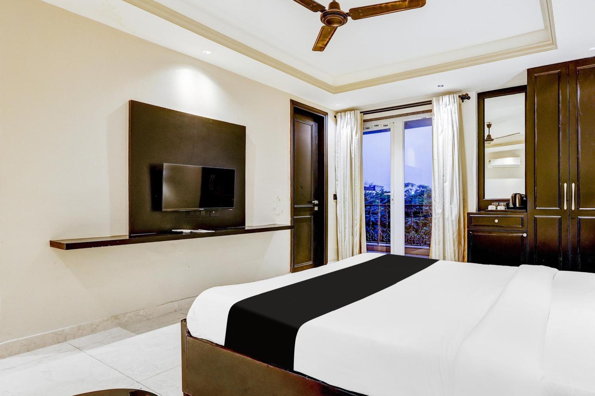 Super Townhouse Oak Udyog Vihar Ξενοδοχείο Γκουργκάον Εξωτερικό φωτογραφία